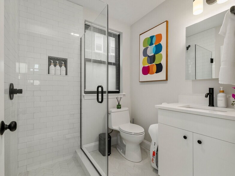 Building Photo - 193 Salem St