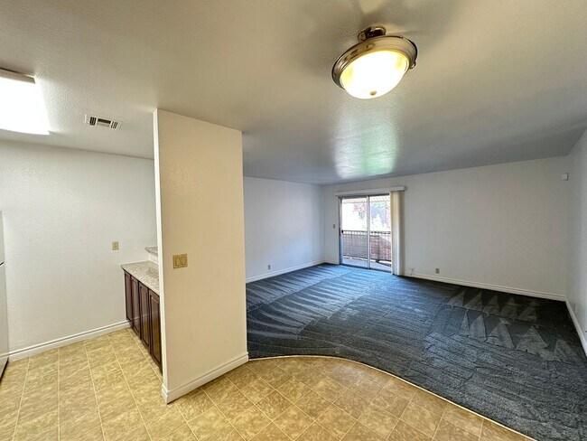 Building Photo - 4340 Sandy River Dr