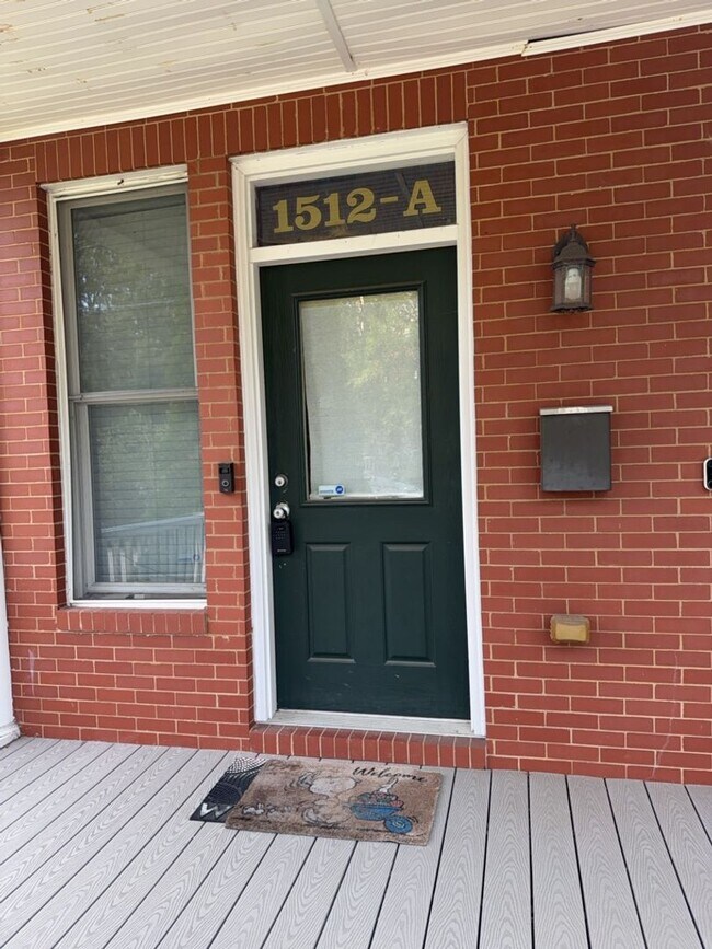 Building Photo - Stylish 2 Bedroom, 2 Bath Condo in the Heart of Manchester