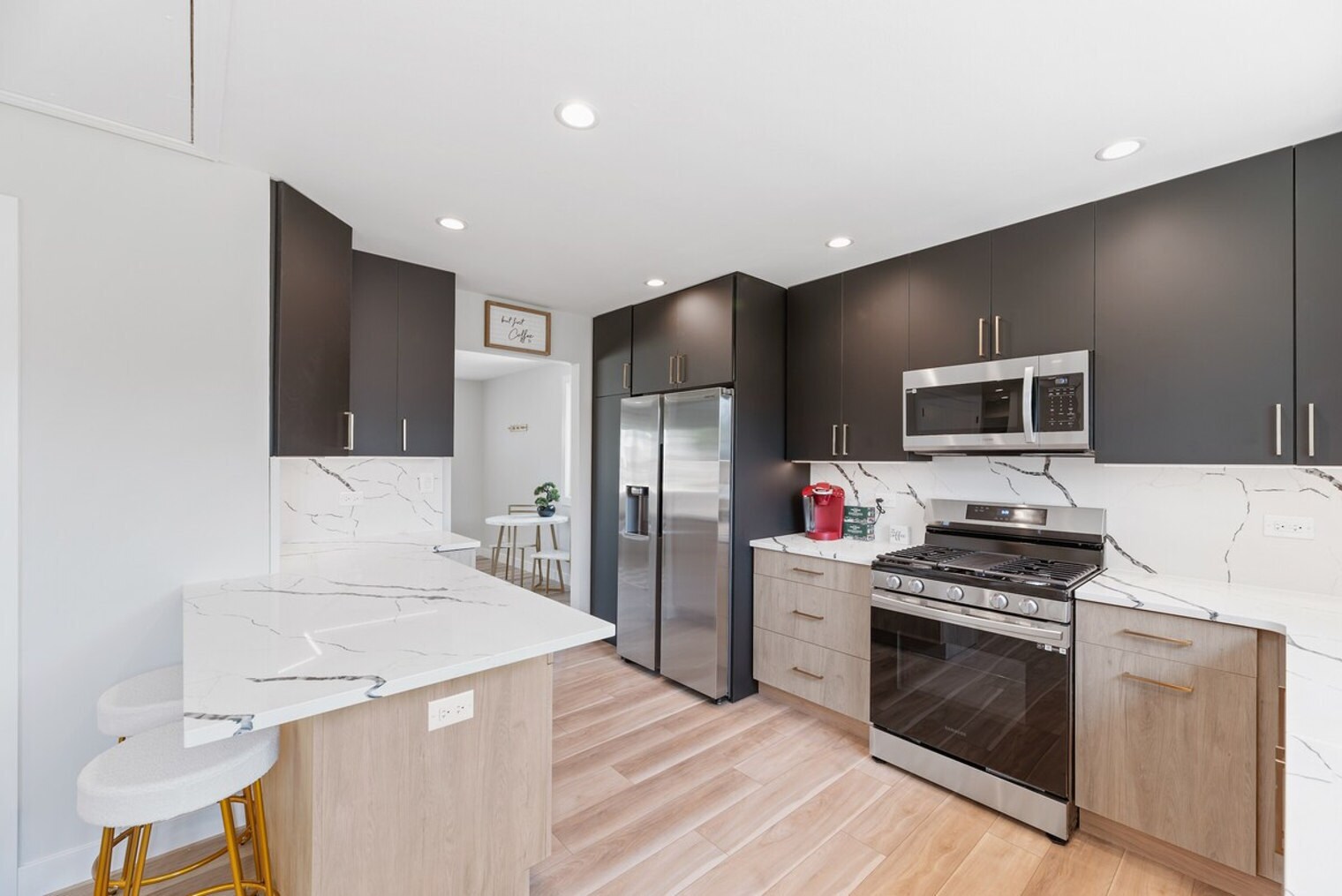 Building Photo - 1023 S Wolf Rd