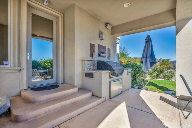 Building Photo - 1520 Taos Ln