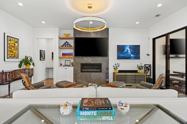 Building Photo - 4902 Linnet Ln