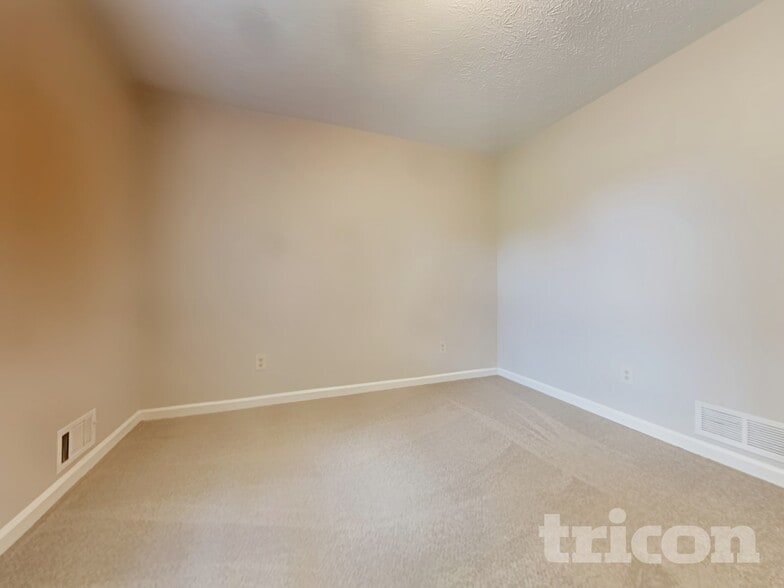 Building Photo - 160 Branchwood Dr