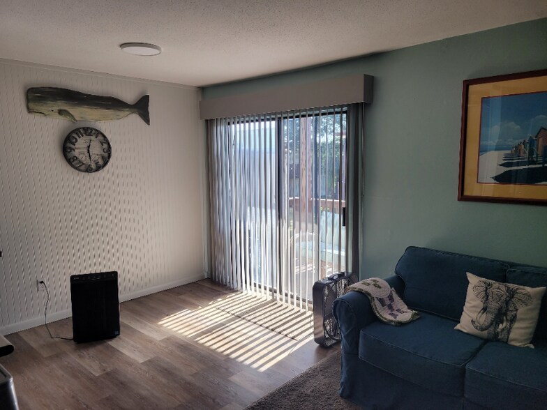 Building Photo - 308 Miracle Strip Pkwy SW