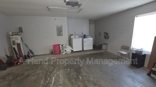 Building Photo - 2527 Chatham Cir