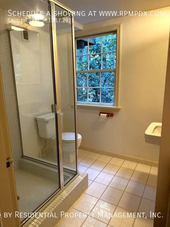 Building Photo - 1938 SW Edgewood Rd