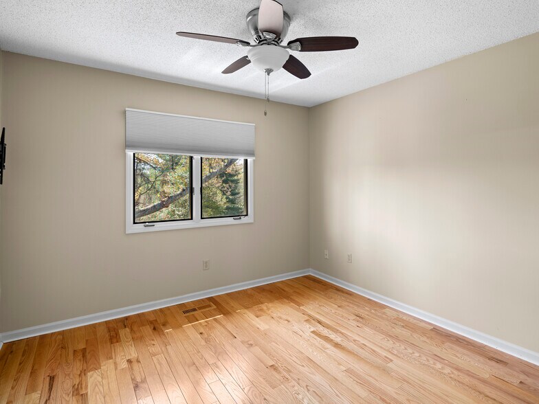Building Photo - 106 Clubwood Ct