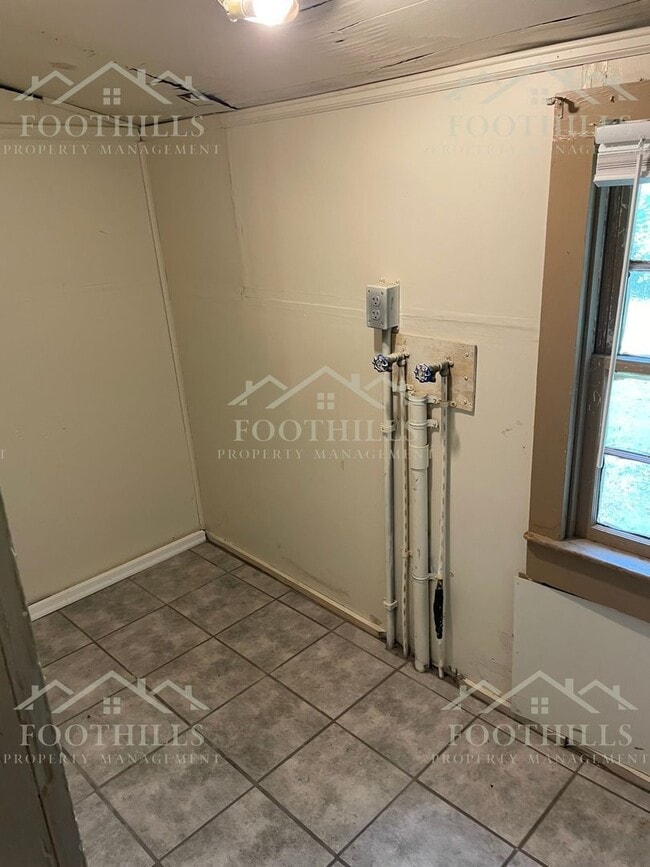 Building Photo - 209 Farmer St