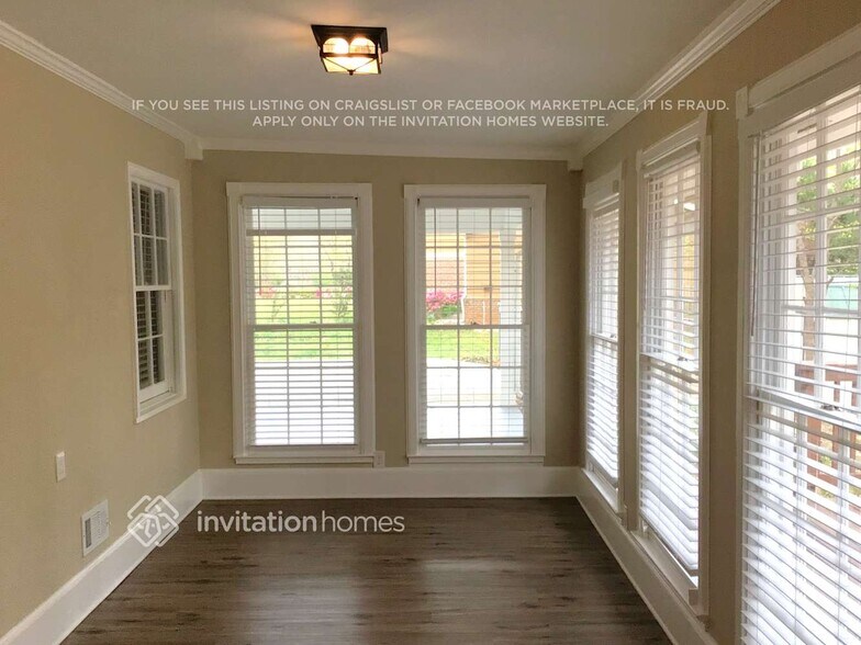 Building Photo - 492 Summit Ridge Dr