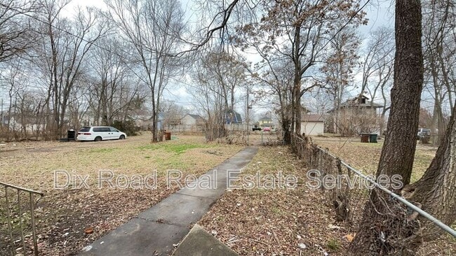 Building Photo - 821 Sixteenth Avenue