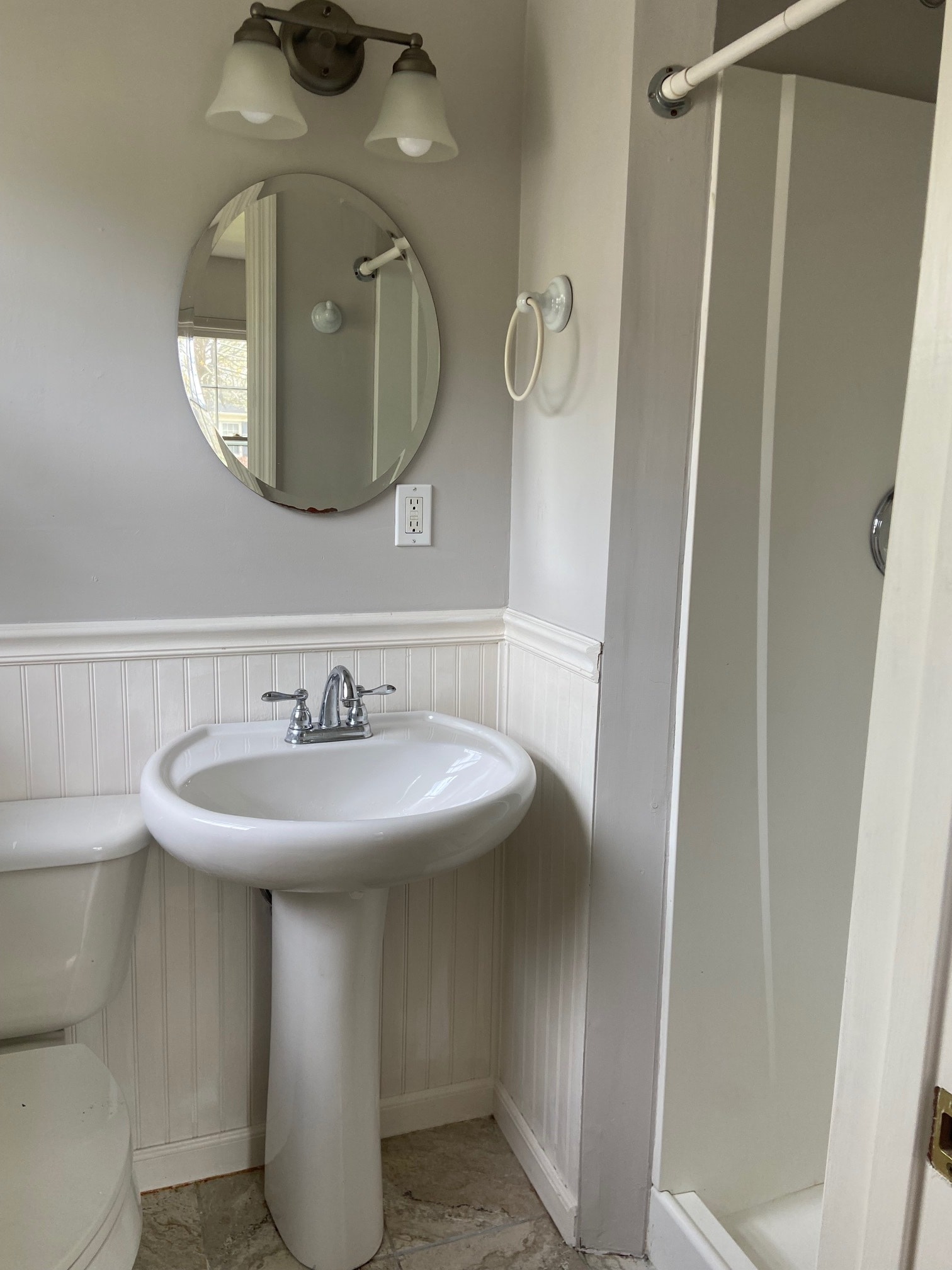 Building Photo - 1826 Eastridge Dr