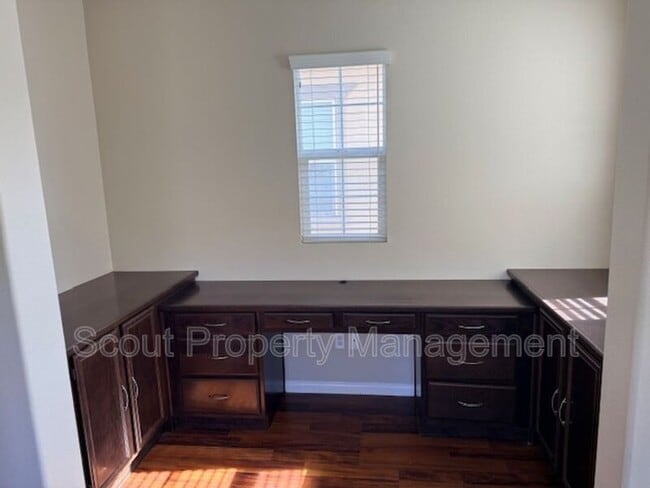 Building Photo - 31875 Domenoe Way