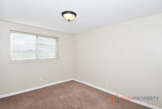 Building Photo - 5740 S 900 E