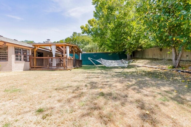 Building Photo - 906 Tammy Dr