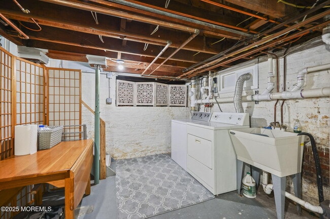 Building Photo - 50 Waverly Pl