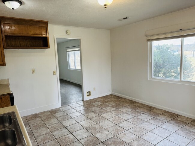 Building Photo - 5780 Fry Gap Rd