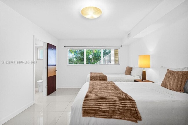 Building Photo - 1035 94th St