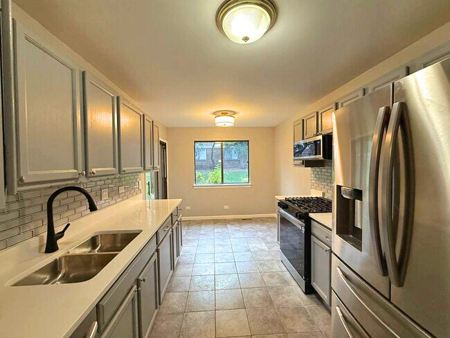 Building Photo - 314 Wildberry Ct