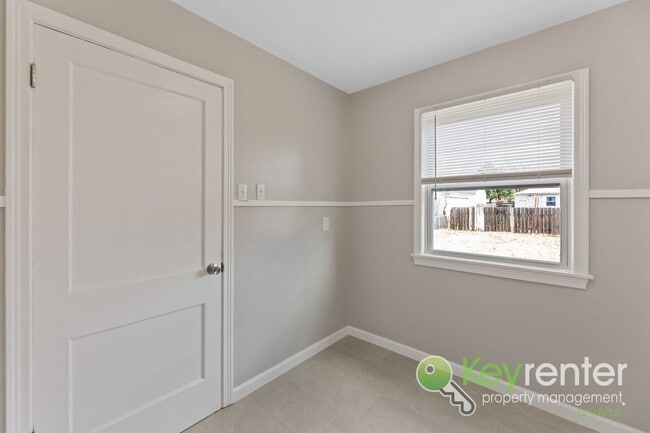 Building Photo - Well-Maintained 2-Bedroom Home – Near I-135