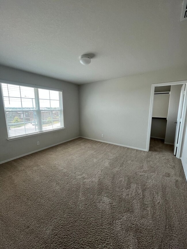 Building Photo - 6218 Tadpole Bluff