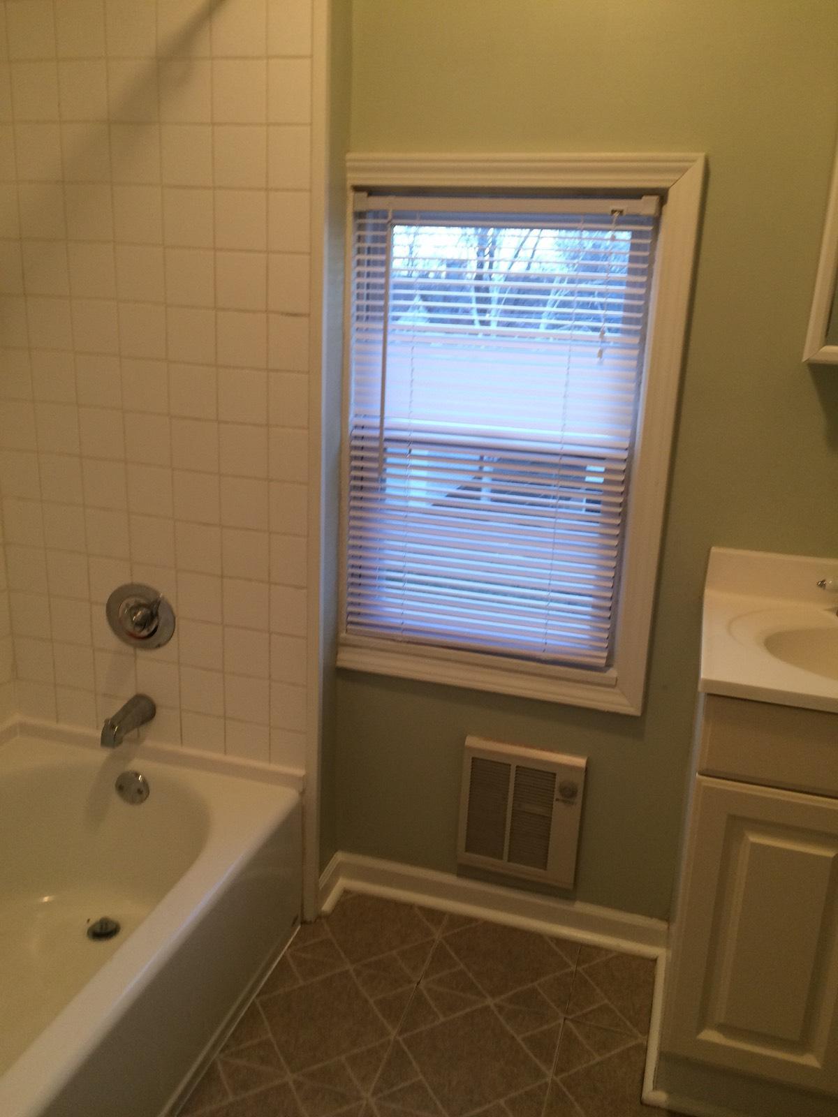 Building Photo - 1182 Thomas Ave W