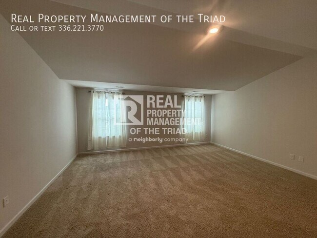 Building Photo - 407 Gulliver Ct