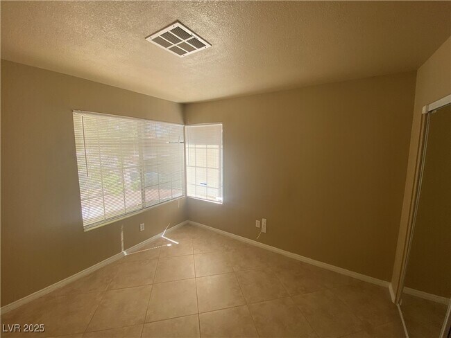 Building Photo - 8436 Palmada Dr