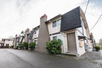 Building Photo - Devonshire Townhomes