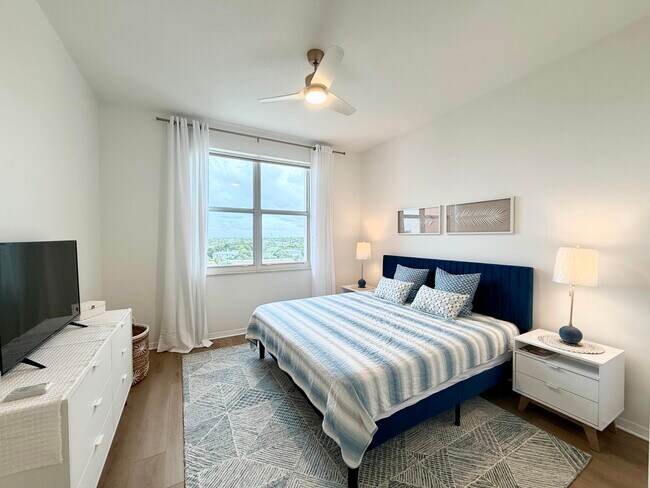 Building Photo - 804 E Windward Way