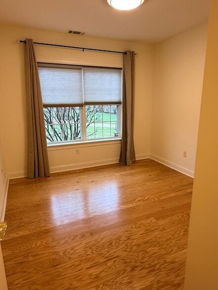 Building Photo - 2000 Davenport Ave