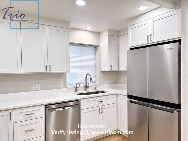 Building Photo - 2693 Chula Vista Dr