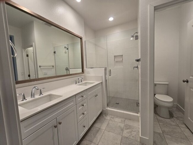 Building Photo - Modern Oceanside Home with Spacious Layout in a Desirable Community
