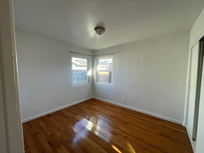 Building Photo - 302 Whaley St