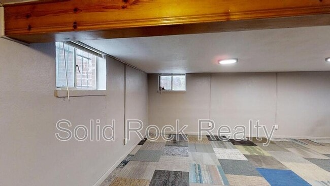 Building Photo - 1520 E Pikes Peak Ave