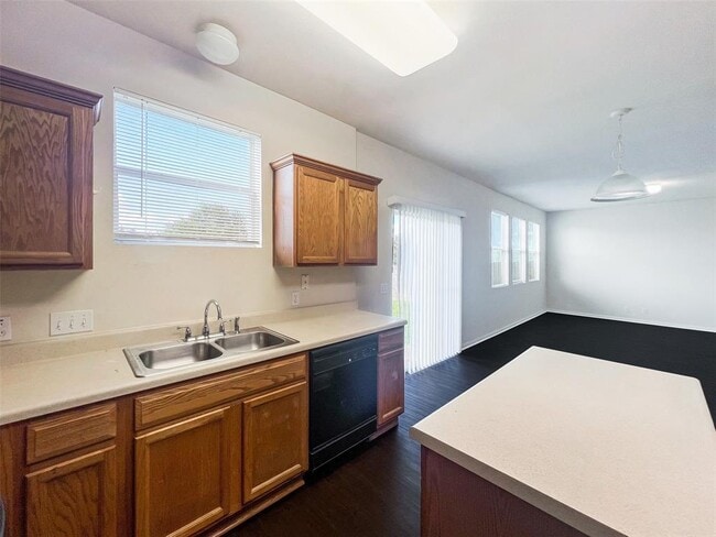 Building Photo - 4712 Lake Champlain Ln
