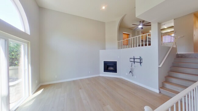 Building Photo - **Open House** Friday, June 12th, TIME: 3:30pm - 4:30pm