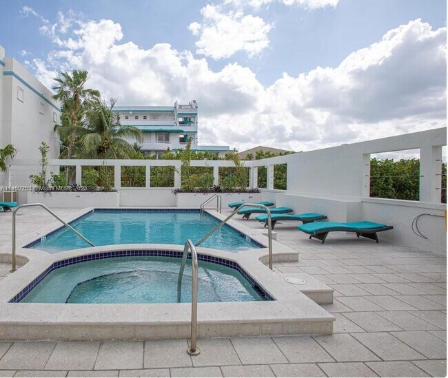 Building Photo - 9172 Collins Ave