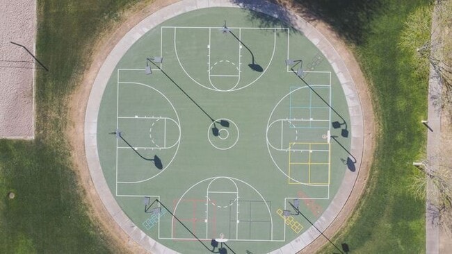 Building Photo - MOVE IN SPECIALS!! 15 DAYS RENT FREE!! Wonderful large, 4 br 2.5 ba family home in Johnson Ranch