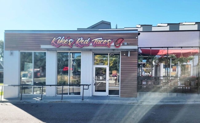 Building Photo - 3735 Kalamath St