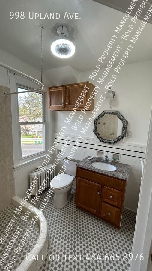 Building Photo - 998 Upland Ave