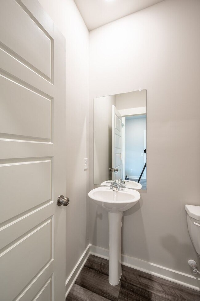 Building Photo - **BE THE LUCKY ONE TO LIVE IN THIS BEAUTIFUL HOME IN THE DESIRABLE SAWGRASS NEIGHBORHOOD IN SPRIN...