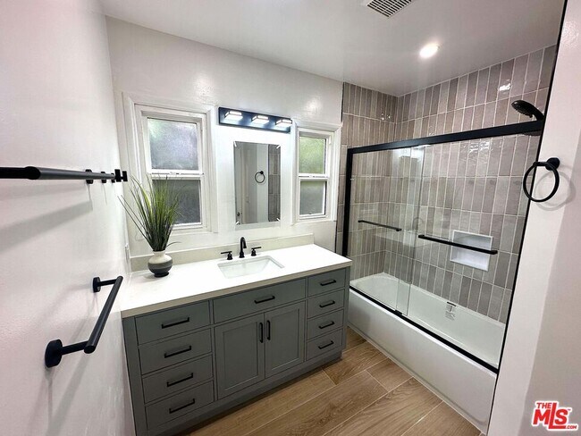 Building Photo - 3406 Wade St