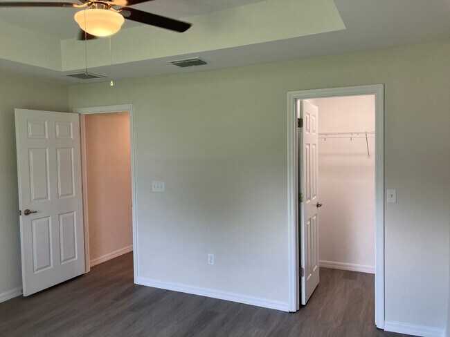 Building Photo - Beautiful 3BR/2BA Summerfield Home! NO APPLICATION FEE!