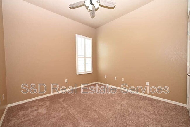 Building Photo - 2618 High Ridge Dr