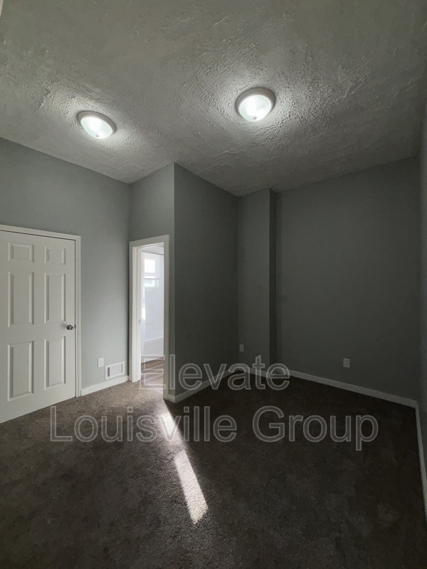 Building Photo - 2215 W Market St