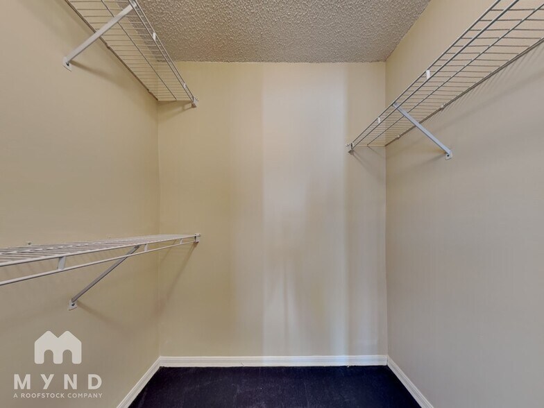 Building Photo - 12244 Pine Bluff St