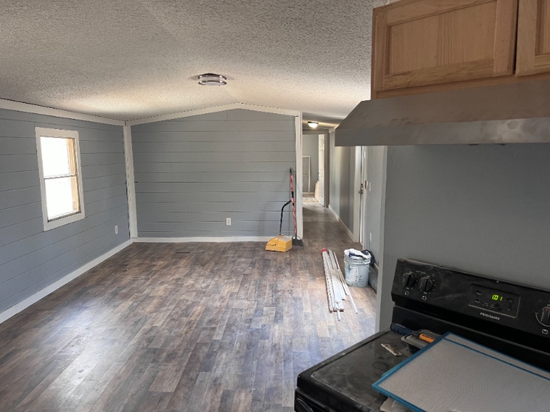 Building Photo - 522 Lancer Dr