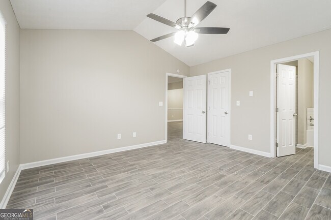 Building Photo - 145 Fairclift Dr