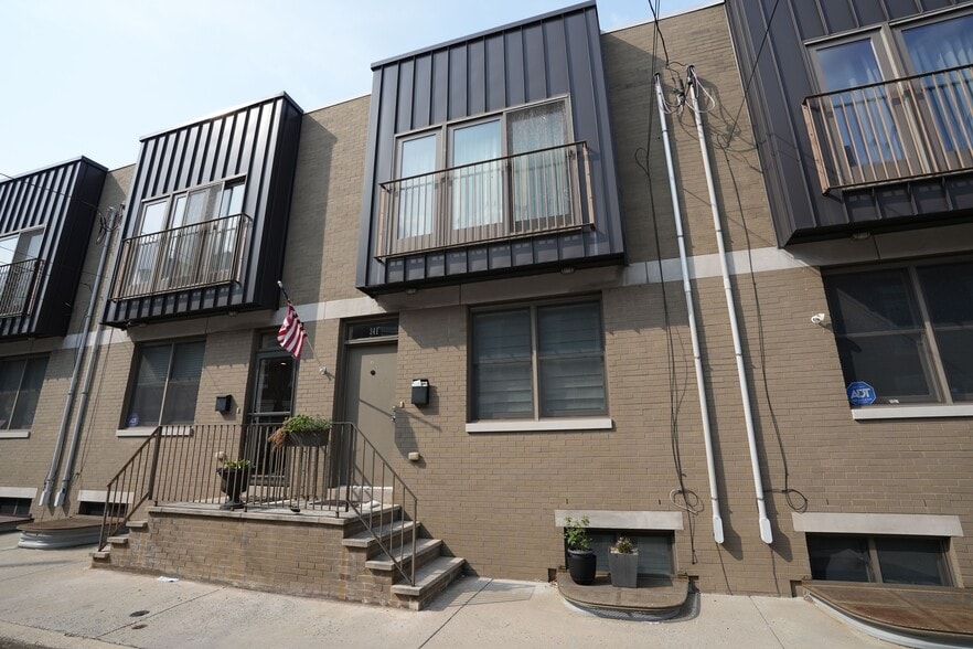 Primary Photo - 341 Cantrell St