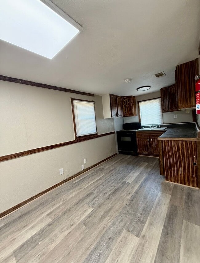Building Photo - 2 Bed/1 Bath House
